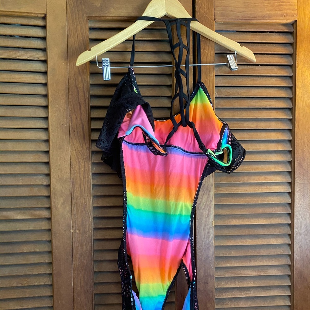 One Piece Bathing Suit - Picture 7 of 8